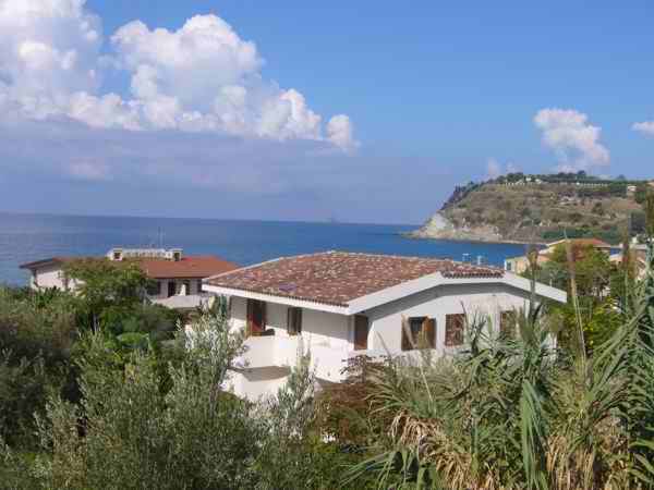 VILLA CATI - SANTA MARIA *** 30m from the beach!