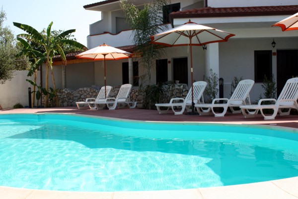 APPARTAMENTI MICKY- CAPO VATICANO *** Pool!