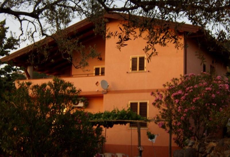 VILLA ARANCIA-COCCORINO***Meerblick! 350m vom Meer!