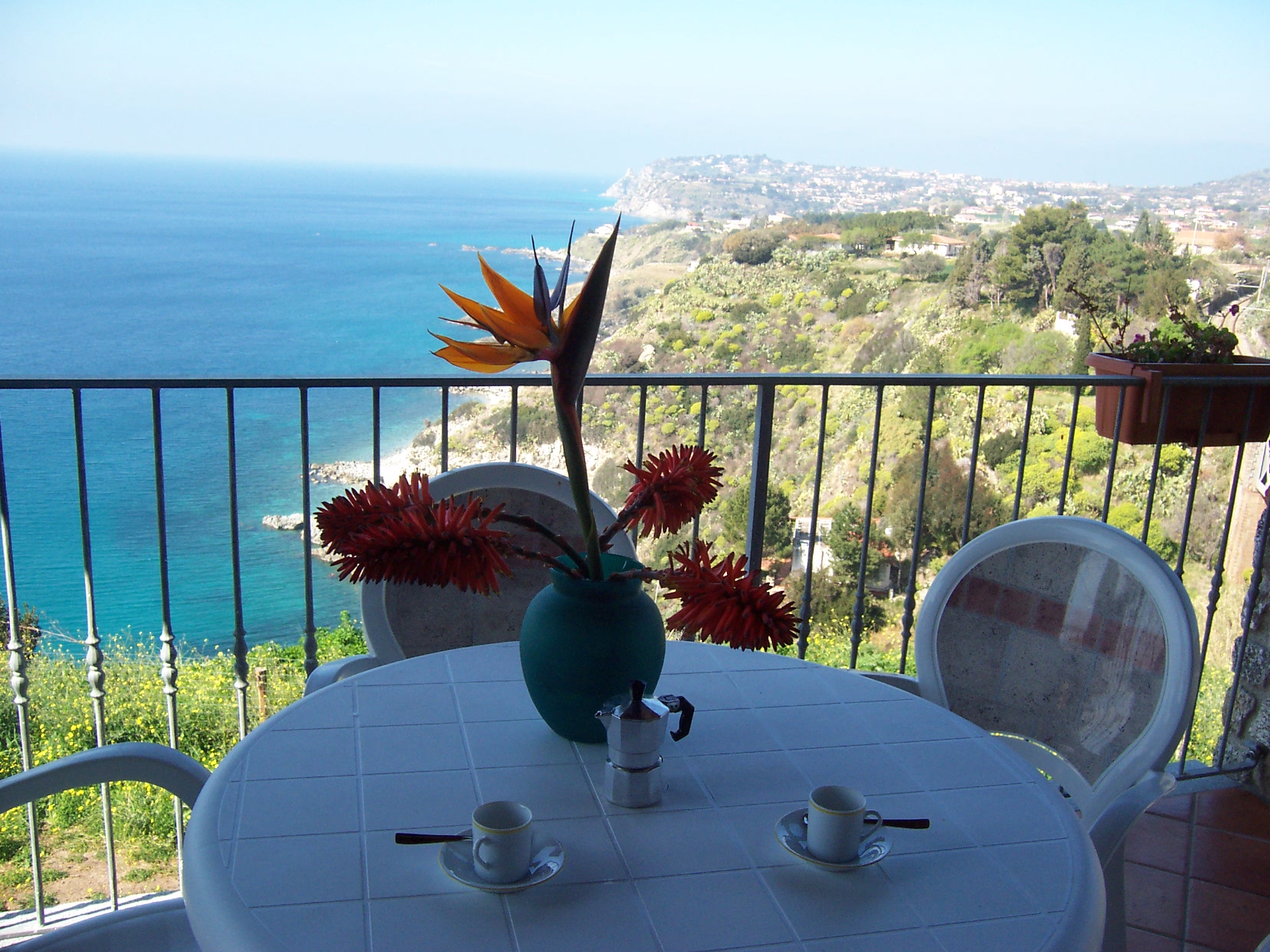 VILLA PIETRA-COCCORINO****Breathtaking Sea views! 600m from the beach! Ideal also for stays during winter!