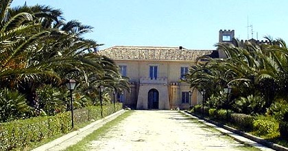 AGRITURISMO FEUDO DI VILLA ANTICAGLIA-S. COSTANTINO DI BRIATICO***